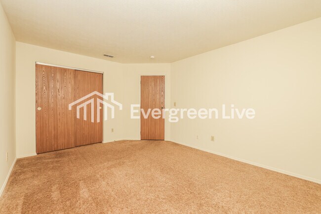 Building Photo - 6647 Charlesgate Rd