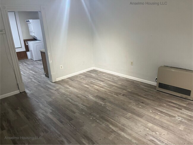 Living room - 508 Jasper St