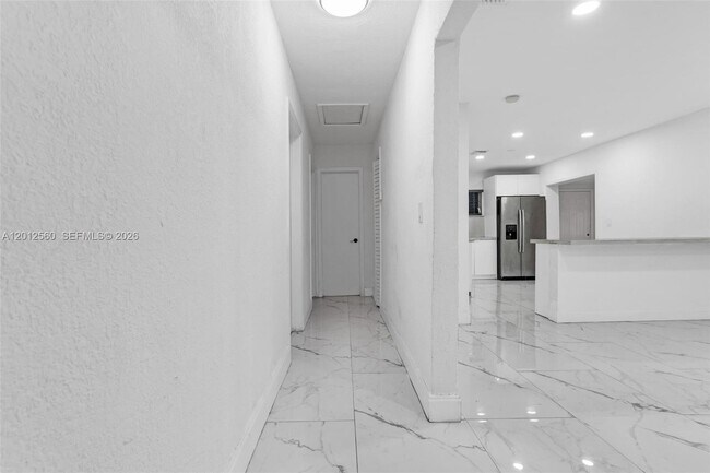 Building Photo - 4530 SW 25th St