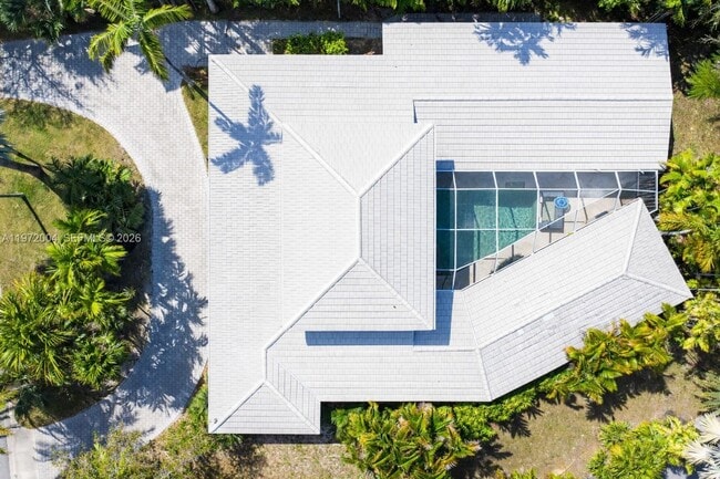 Building Photo - 4570 Sabal Palm Rd