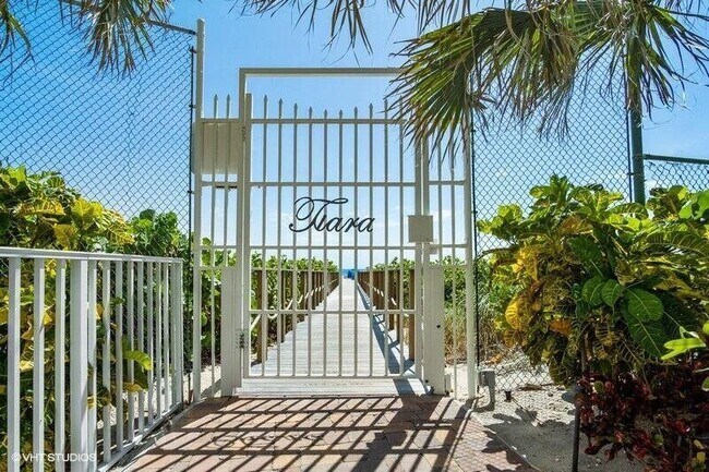 Building Photo - 3000 N Ocean Dr