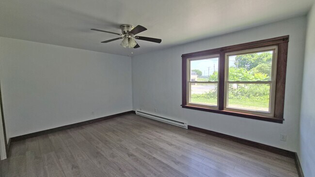 Building Photo - 1204 Salt Springs Rd