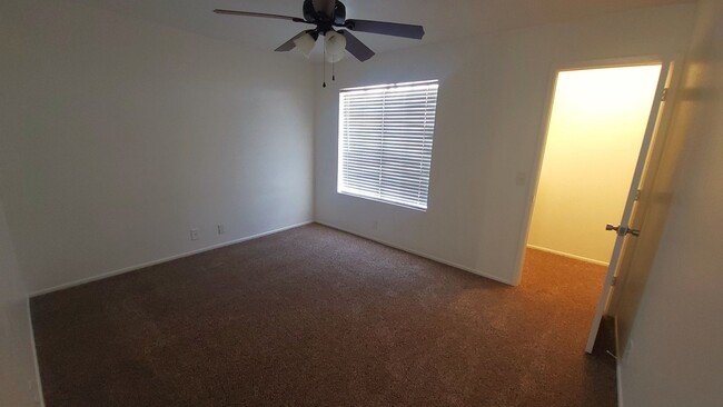 Building Photo - VERY NICE SOUTH SCOTTSDALE TOWNHOME!