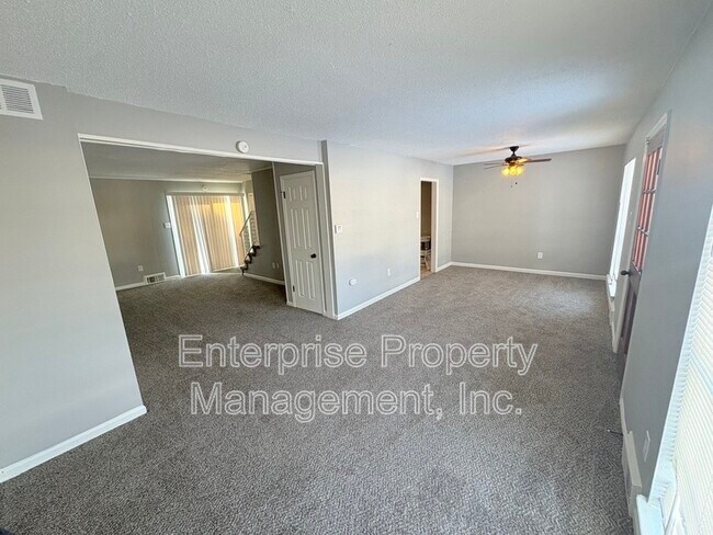 Building Photo - 3877 Camelia Cove