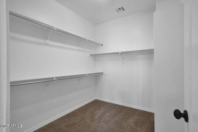 Building Photo - 4590 E Waterman St