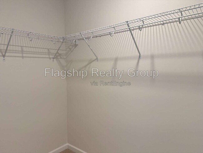 Building Photo - 4109 Laurel Rdg Dr