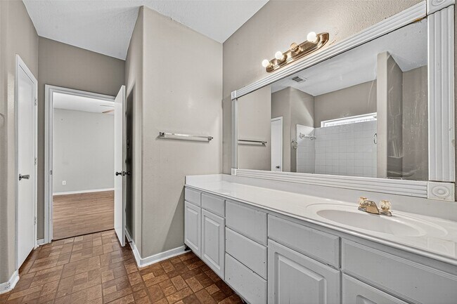 Building Photo - 15430 Elm Leaf Pl