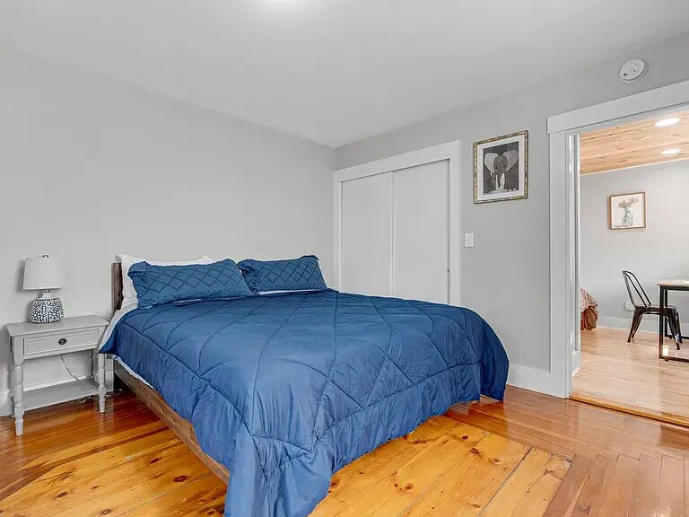 Building Photo - 10 W Elm St