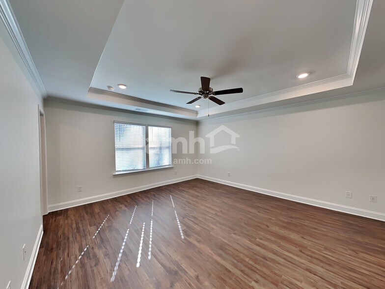 Building Photo - 624 Rivermist Dr