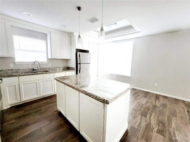 Building Photo - 2211 Taxco Ct