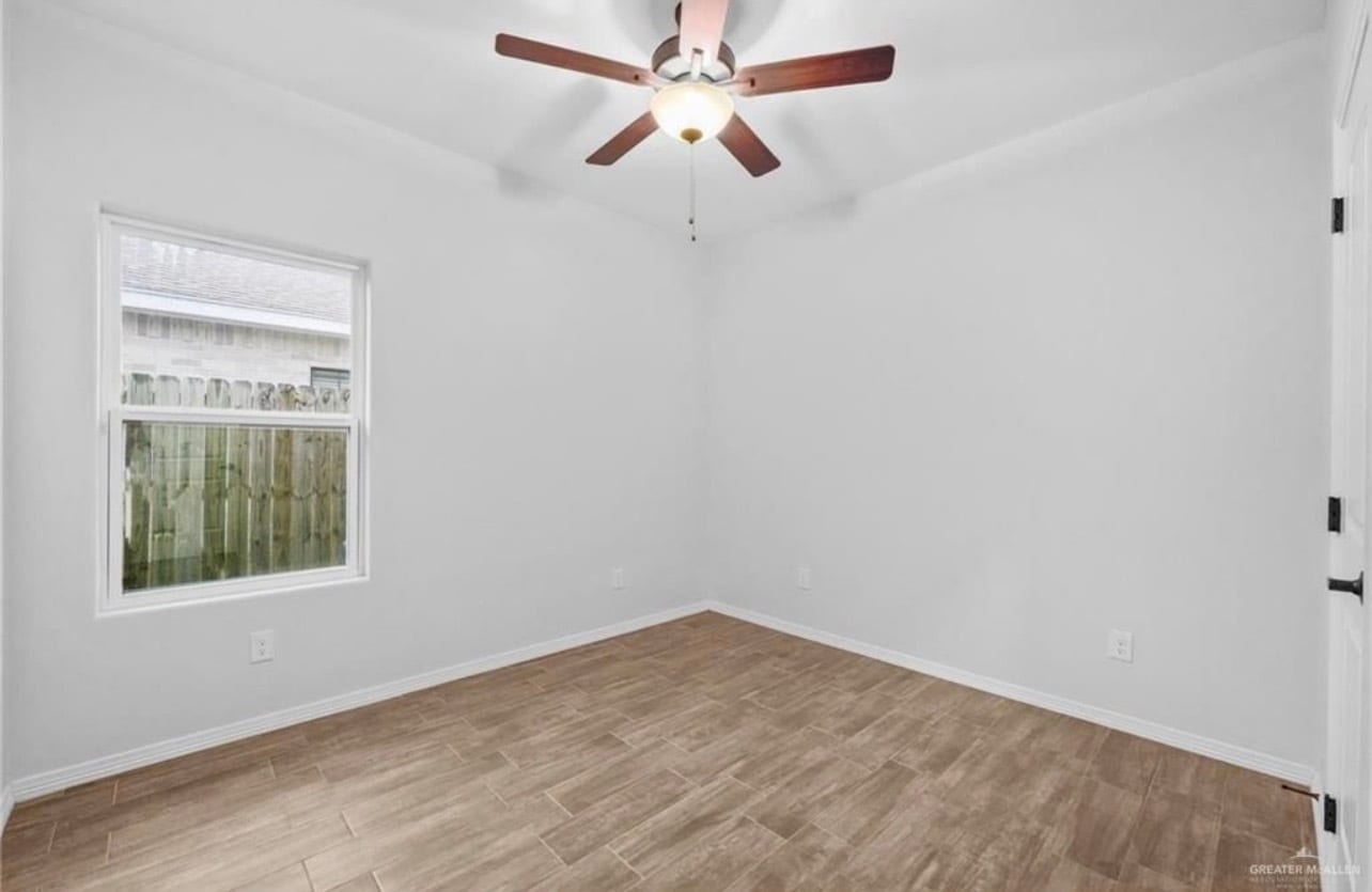 Building Photo - 908 W La Pointe Ave