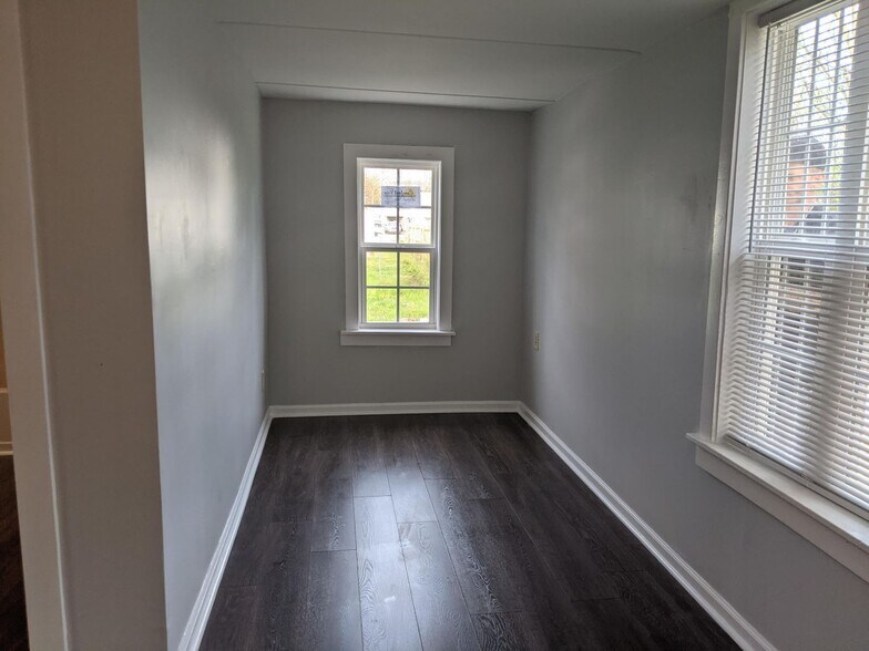 Building Photo - 3338 Powers St