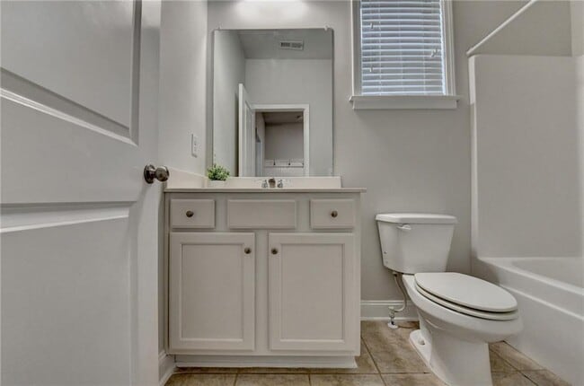 Building Photo - 2017 Yvette Wy