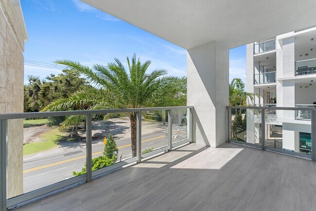 Building Photo - 485 E Royal Palm Rd