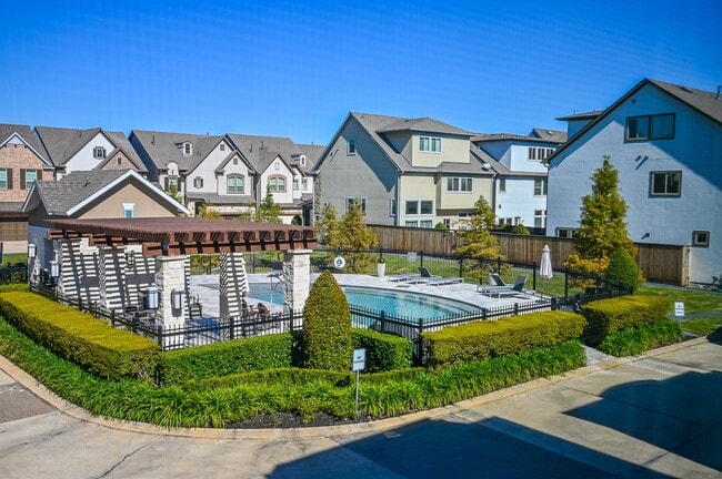 Building Photo - 11023 Acorn Falls Dr