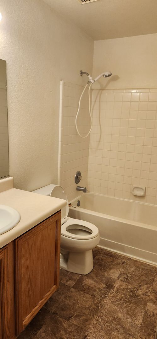 Building Photo - Beautifully Renovated 3 Bedroom- Rita Ranc...