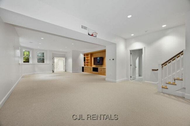 Building Photo - 29 Merrill Rd