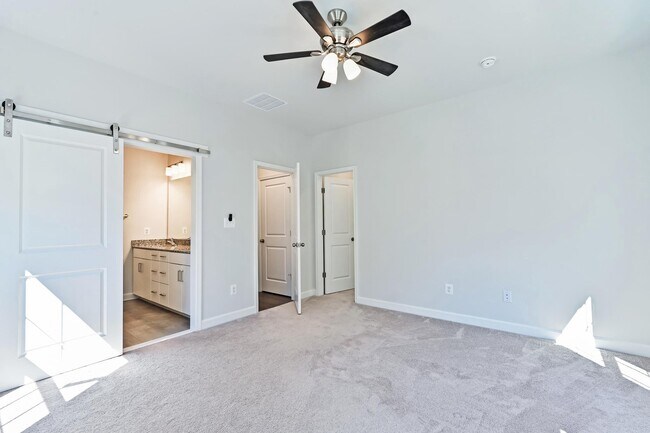 Building Photo - 4388 Fair Lakes Ct