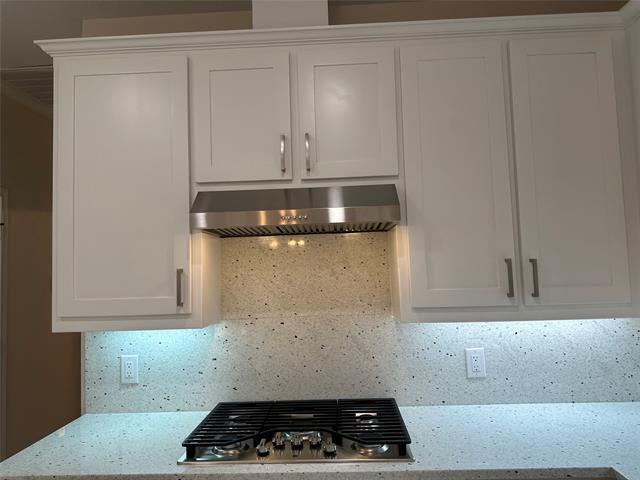 Building Photo - 304 Glen Hollow