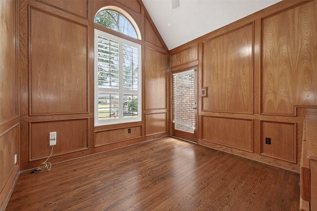 Building Photo - 4910 Waterbeck St