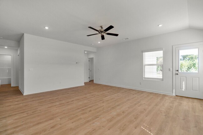 Building Photo - Brand-New 4 Bedroom +office in Prairie Gro...