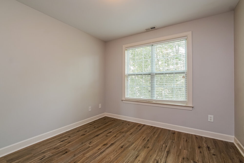 Building Photo - 169 N Farm Dr