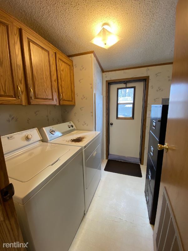 Building Photo - 3 br, 2 bath Mobile Home - 10522 View Ave....