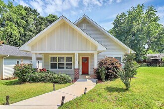 Building Photo - Newer Build Single Family in Washington He...