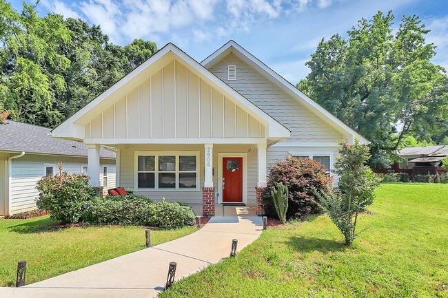 Primary Photo - Newer Build Single Family in Washington He...