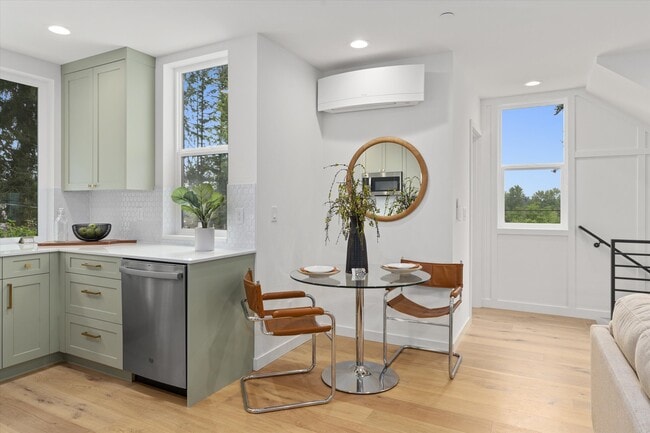 Nook - 2151 N 147th St