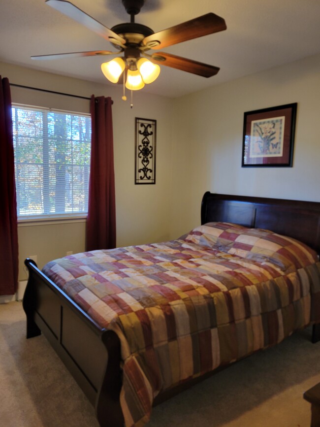 2nd bedroom, full size bed. - 435 Haltiwanger Rd