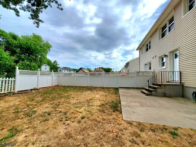 Building Photo - 708A Farrand St