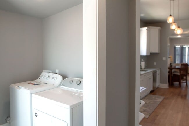 Building Photo - 1911 34th St