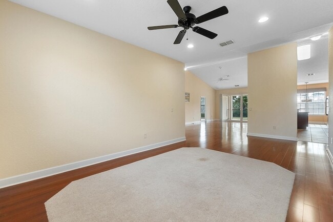 Building Photo - 136 Casa Bella Ln