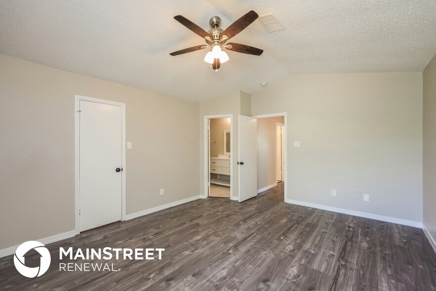 Building Photo - 6818 Still Lake Dr