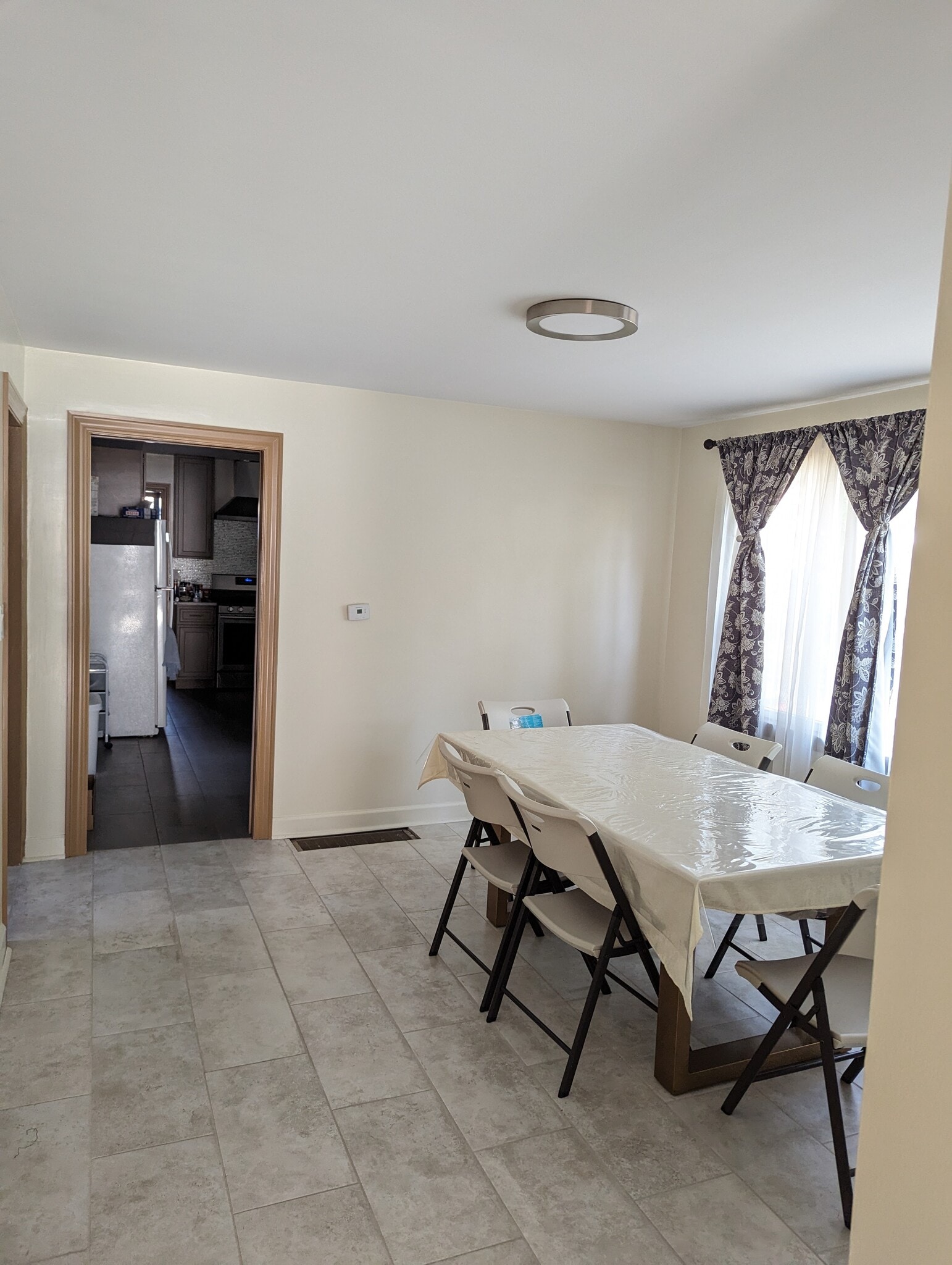 Building Photo - 3322 W Catalpa Ave