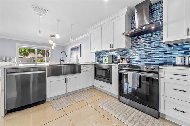 Building Photo - 4121 Eastridge Cir