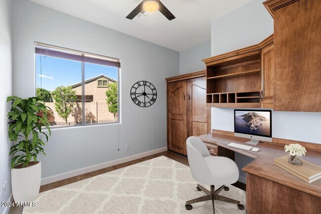 Building Photo - 3010 W Glenhaven Dr