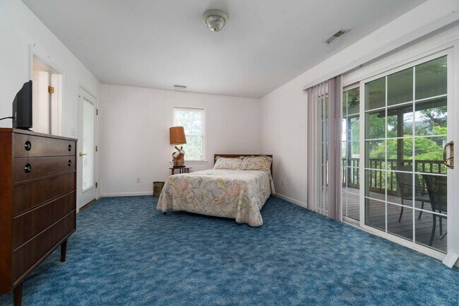 Building Photo - Waterfront, furnished home with a boat dock