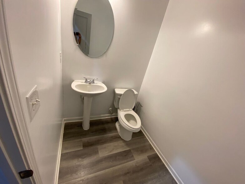 Building Photo - 20 Triumph Trail