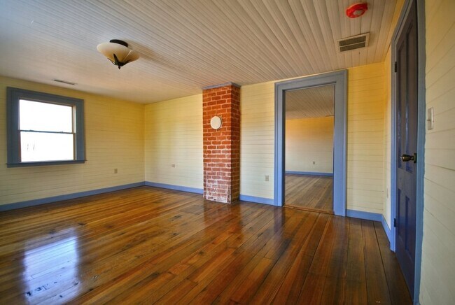 Building Photo - 1784 Simmons Gap Rd