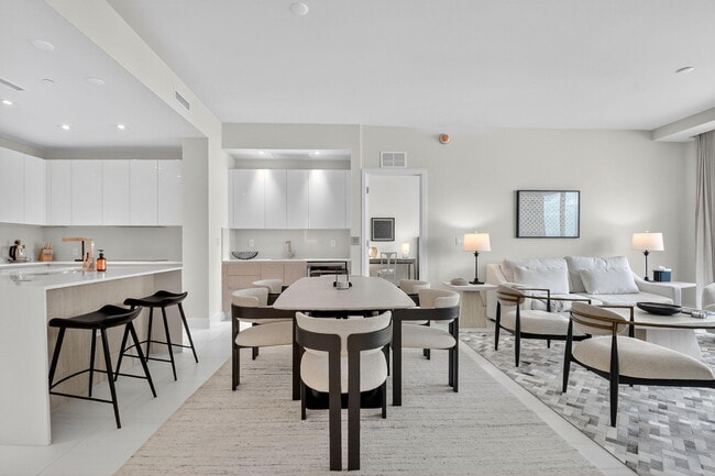 Building Photo - 3100 N Ocean Dr