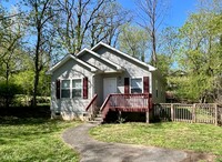 Building Photo - 3 Bedroom in West Asheville!