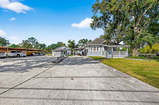 Building Photo - 9629 Sunnywood Dr