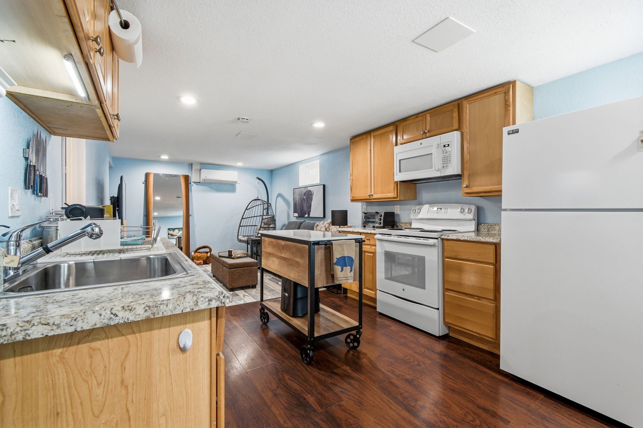 Building Photo - 1556 S Field Ct