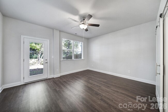 Building Photo - 2432 Arty Ave