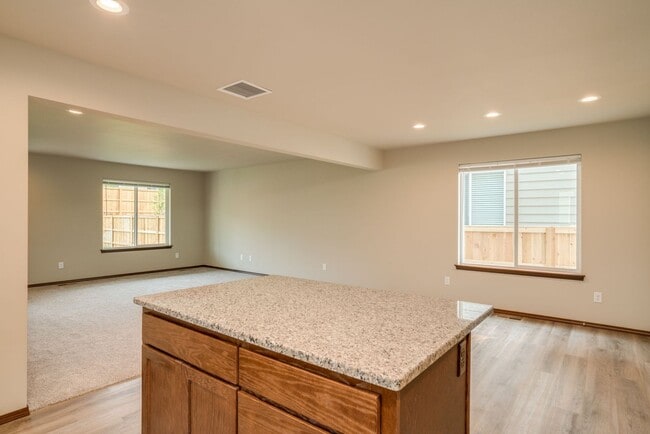 Building Photo - Fantastic 3-Bed, 2.5 Bath with 2-car garage!