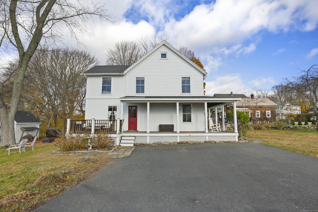 Building Photo - 119 Monument St