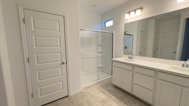 Building Photo - 16805 W Shangri La Rd