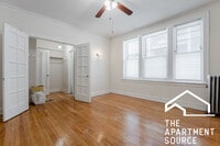Building Photo - 432 W Surf St